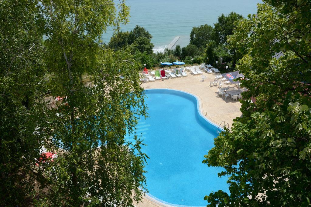 Ahilea Hotel - Free Pool Access バルチク エクステリア 写真