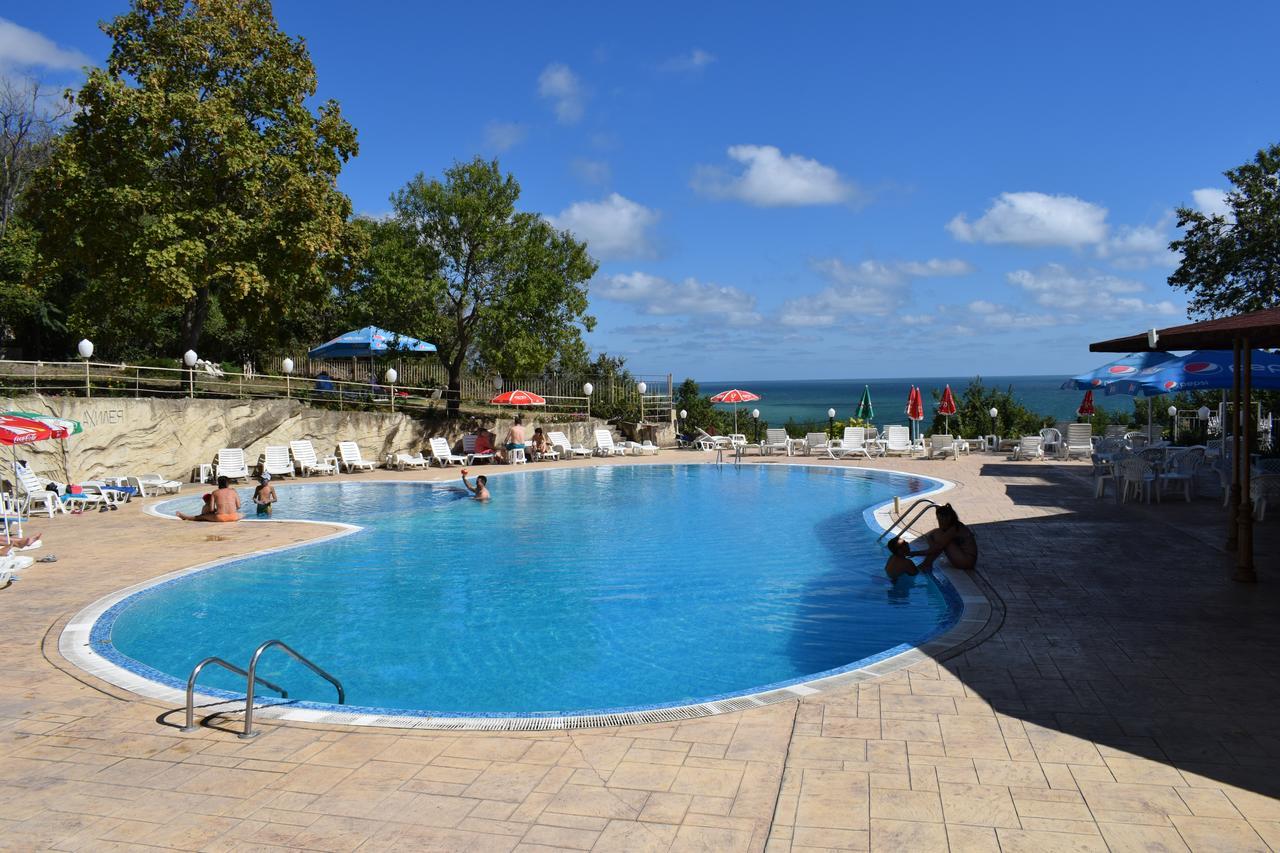 Ahilea Hotel - Free Pool Access バルチク エクステリア 写真